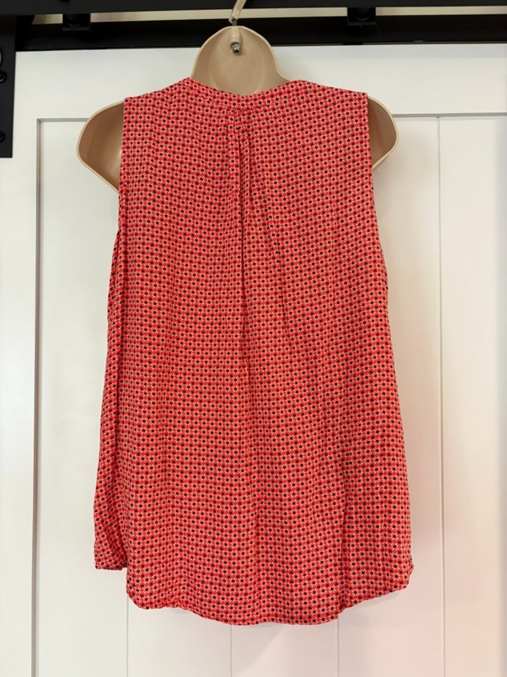 Croft & Barrow Red, white & blue sleeveless geometric top, Front Pleats, Size M - Picture 2 of 5
